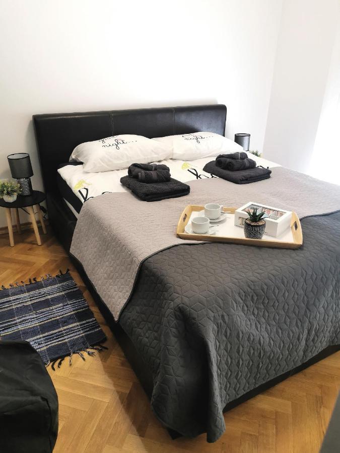 Apartman Elly 슬라본스키브로드 외부 사진