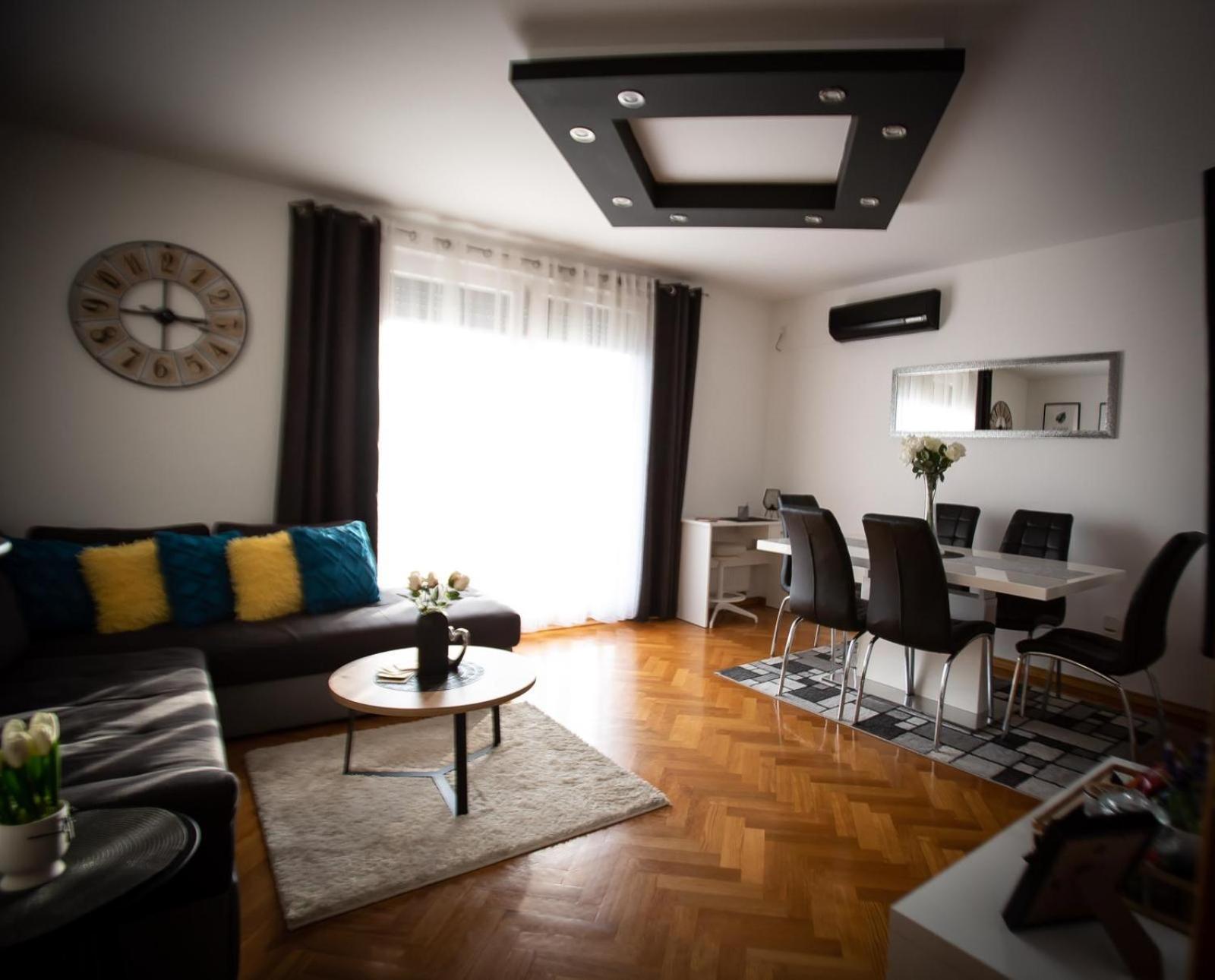Apartman Elly 슬라본스키브로드 외부 사진