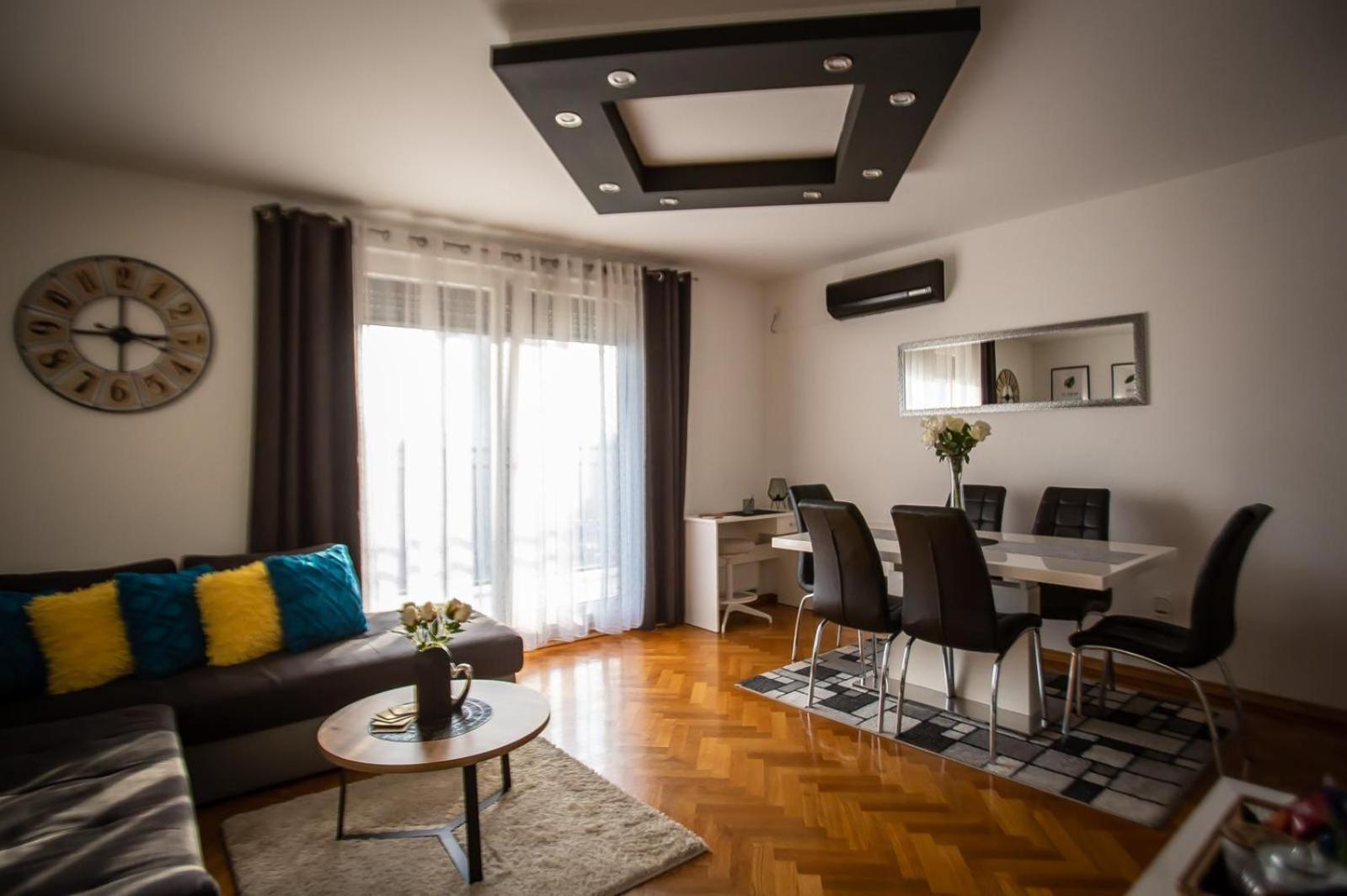 Apartman Elly 슬라본스키브로드 외부 사진
